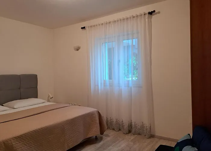 With Parking Space Njivice, Krk - 14932 Apartment