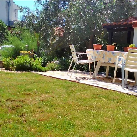 Apartment With Parking Space Njivice, Krk - 14932 *