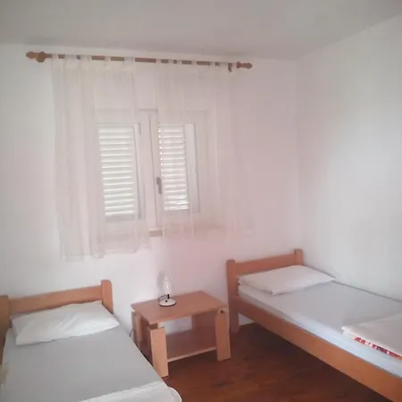 Apartment With Parking Space Njivice, Krk - 14932 Njivice