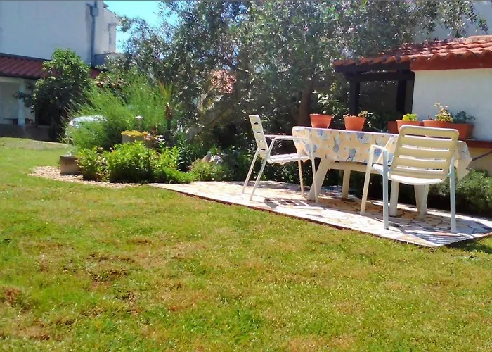 Apartment With Parking Space Njivice, Krk - 14932 *